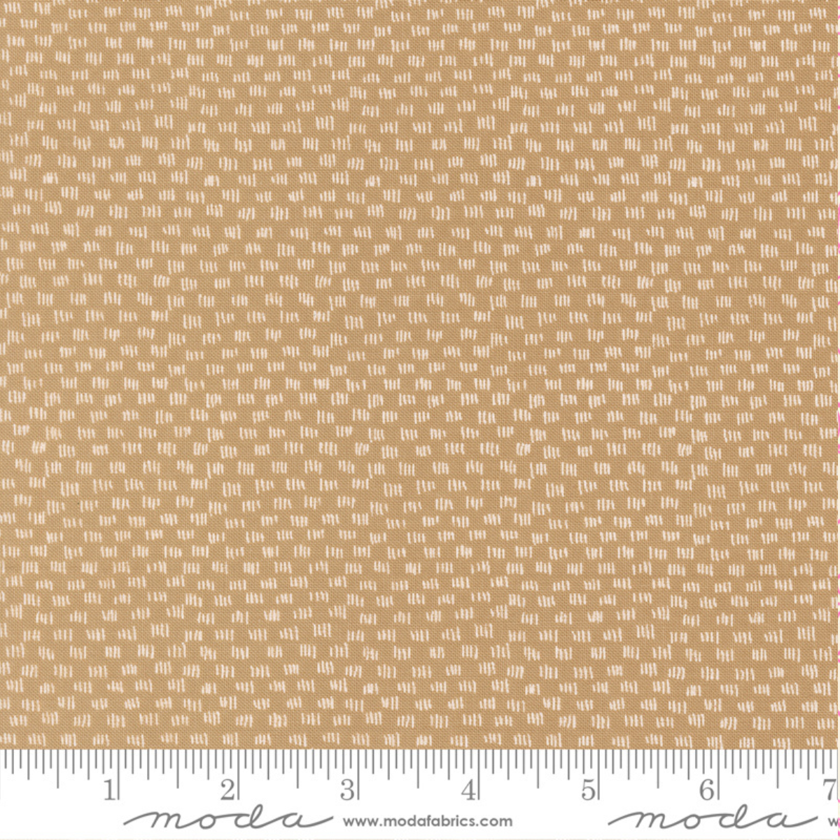 Lucky In The Grass - Sand